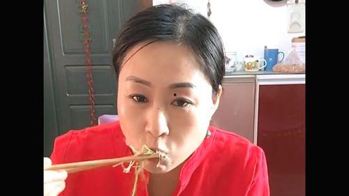 娱乐吃瓜酱脑子有问题